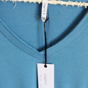 Z Supply Tops - NWT Z Supply The Modern V Neck Tee Z Supply Tops - NWT Z Supply The Modern V Neck Tee
